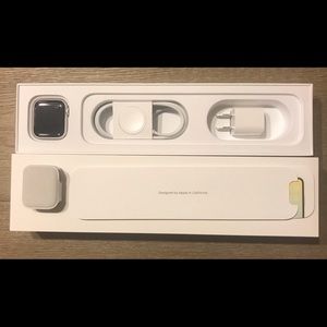 Series 5 Apple Watch! Brand New 40mm